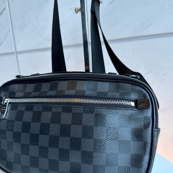 LV Ambler Waist Crossbody Shoulder Graphite Damier Bag Louis Vuitton Like New - Picture 5 of 15